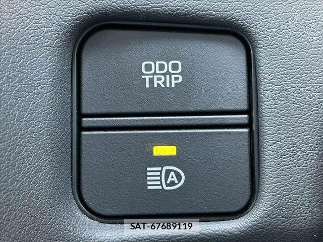 Toyota CROWN SEDAN 2020-07 6992801-26