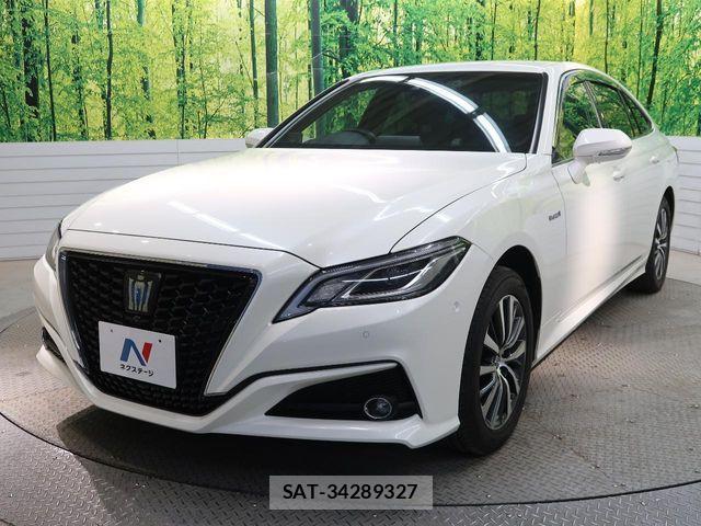 Toyota CROWN SEDAN 2019-06 7216724-18