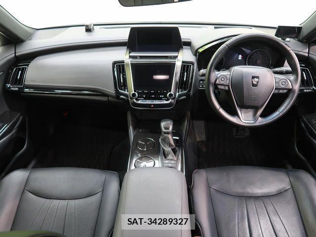 Toyota CROWN SEDAN 2019-06 7216724-1
