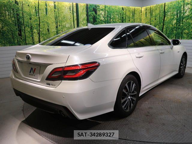 Toyota CROWN SEDAN 2019-06 7216724-19