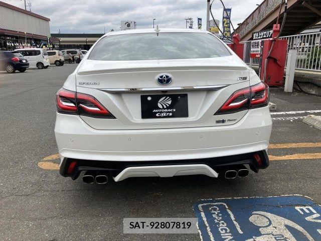Toyota CROWN SEDAN 2018-11 7216704-4