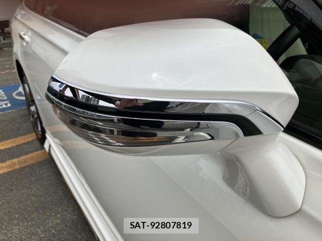 Toyota CROWN SEDAN 2018-11 7216704-7