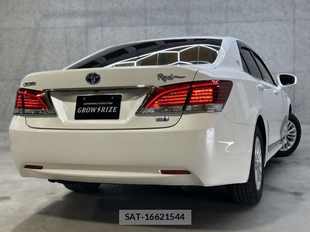 Toyota CROWN SEDAN 2016-03 7271749-6