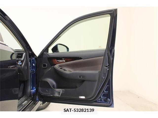 Toyota CROWN SEDAN 2016-02 7271751-29