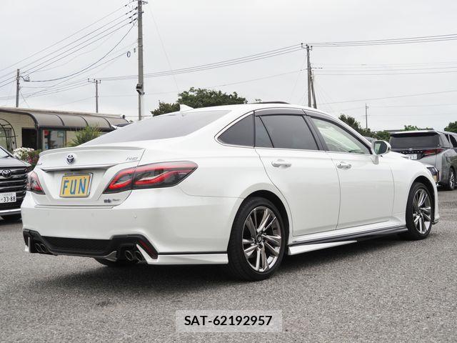Toyota CROWN SEDAN 2021-09 7326419-4