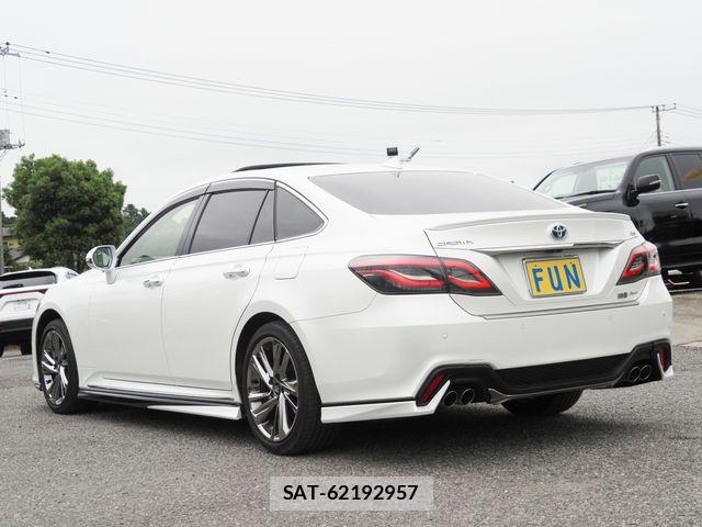 Toyota CROWN SEDAN 2021-09 7326419-5