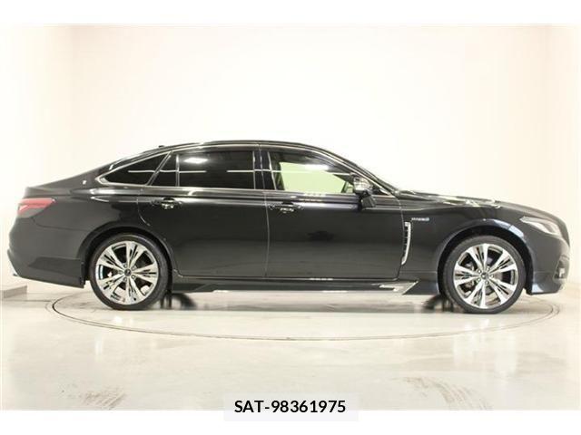 Toyota CROWN SEDAN 2019-03 7357333-13