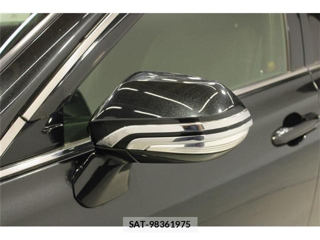 Toyota CROWN SEDAN 2019-03 7357333-20