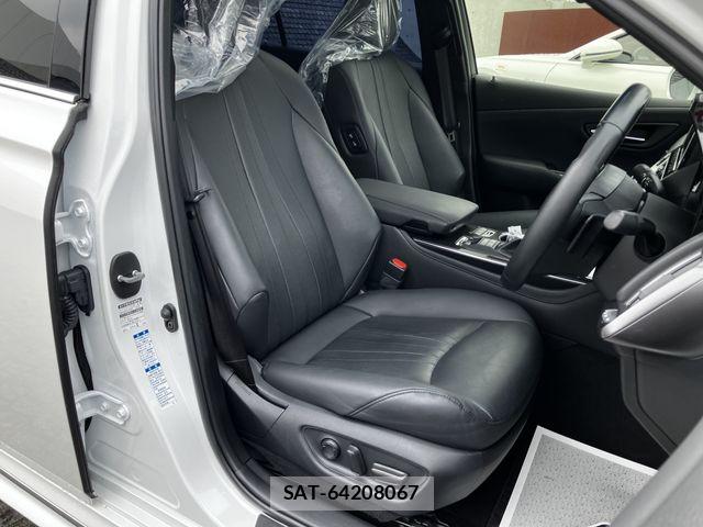 Toyota CROWN SEDAN 2022-04 7357329-11