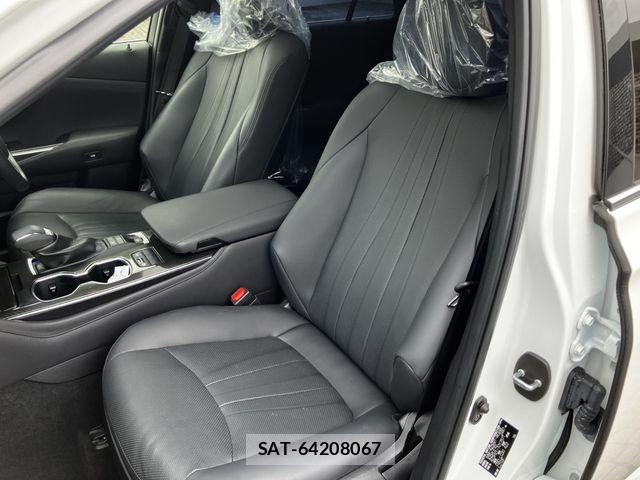 Toyota CROWN SEDAN 2022-04 7357329-18