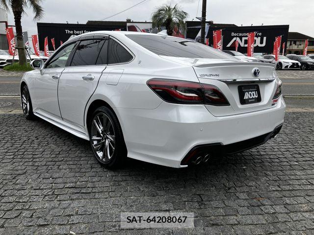 Toyota CROWN SEDAN 2022-04 7357329-2