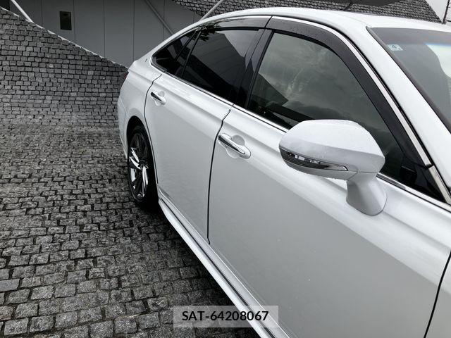 Toyota CROWN SEDAN 2022-04 7357329-4