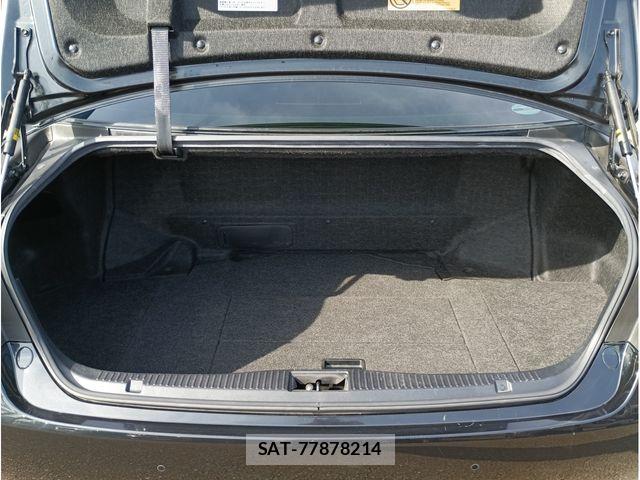 Toyota CROWN SEDAN 2018-03 7357335-16