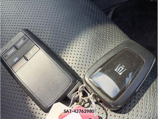 Toyota CROWN SEDAN 2019-05 7453699-11