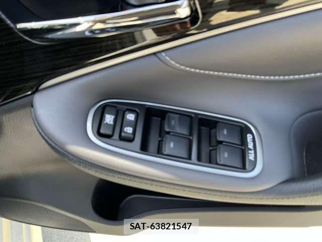 Toyota CROWN SEDAN 2018-05 7453700-9