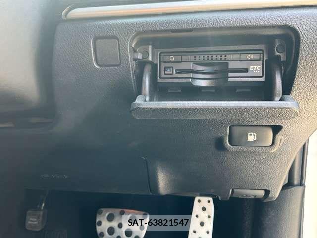 Toyota CROWN SEDAN 2018-05 7453700-16