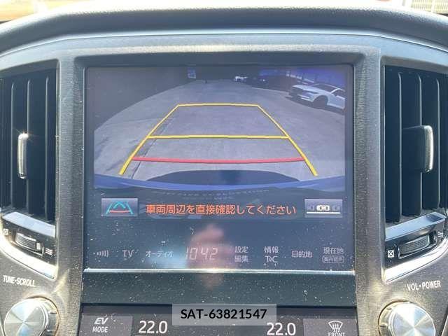 Toyota CROWN SEDAN 2018-05 7453700-23