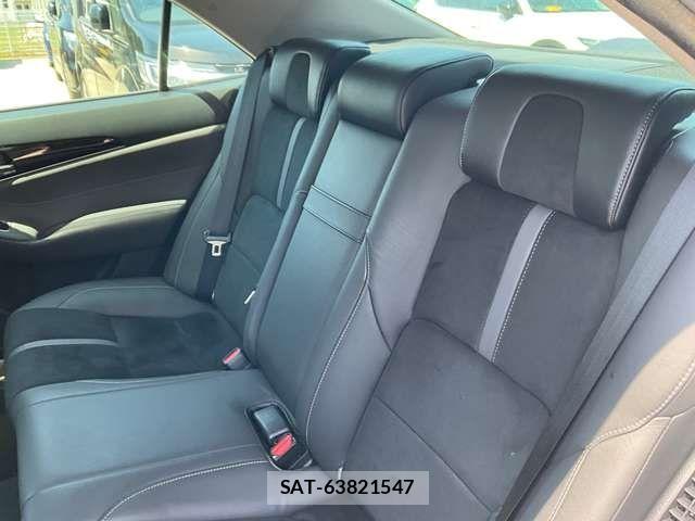Toyota CROWN SEDAN 2018-05 7453700-26