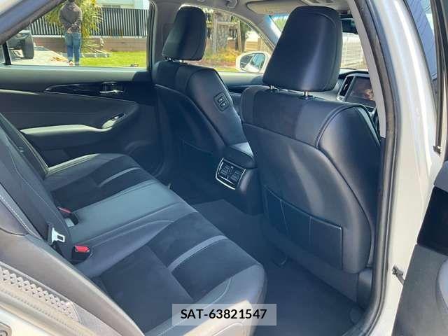 Toyota CROWN SEDAN 2018-05 7453700-27