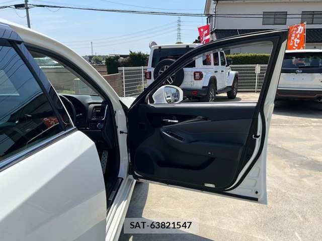 Toyota CROWN SEDAN 2018-05 7453700-8