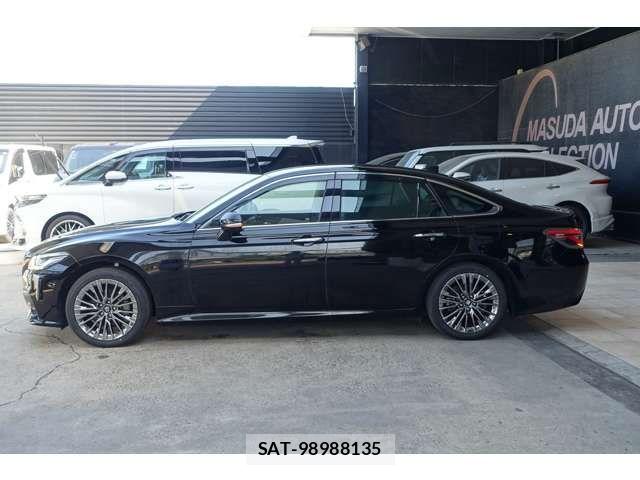 Toyota CROWN SEDAN 2022-02 7453696-3