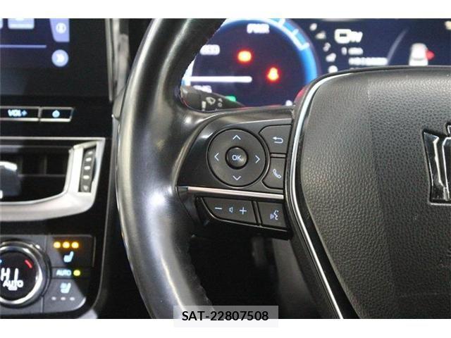 Toyota CROWN SEDAN 2021-06 7500070-13