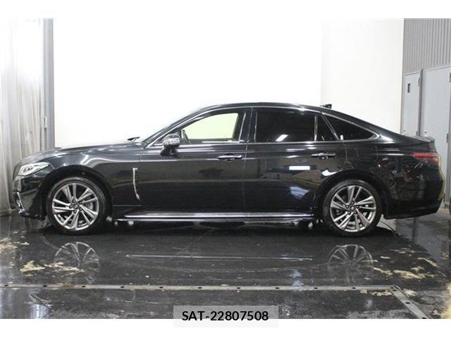Toyota CROWN SEDAN 2021-06 7500070-7