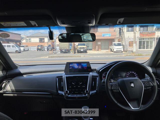 Toyota CROWN SEDAN 2018-01 7508444-2