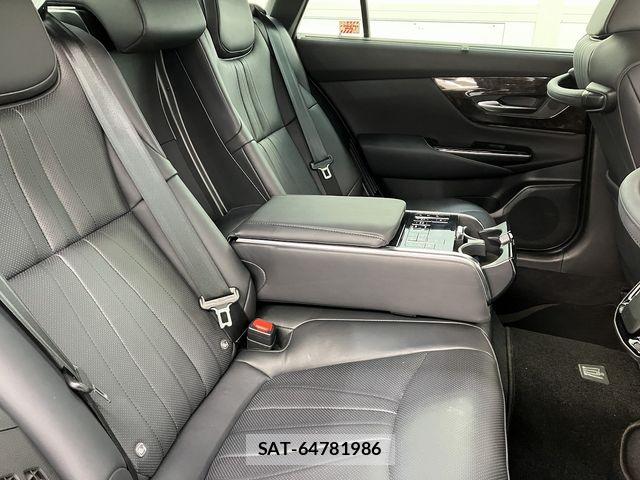 Toyota CROWN SEDAN 2018-09 7615875-13