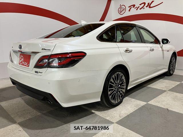 Toyota CROWN SEDAN 2018-09 7615875-26