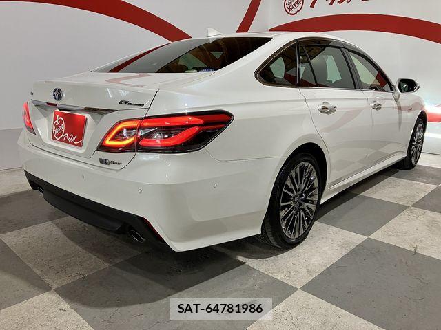 Toyota CROWN SEDAN 2018-09 7615875-27