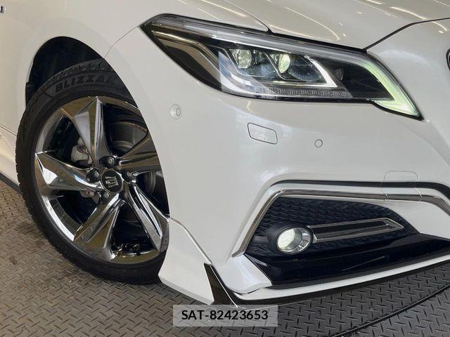 Toyota CROWN SEDAN 2018-07 7615867-11