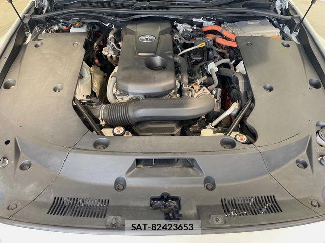 Toyota CROWN SEDAN 2018-07 7615867-17