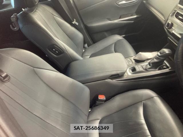 Toyota CROWN SEDAN 2021-03 7615869-14