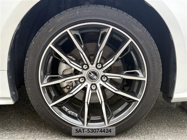 Toyota CROWN SEDAN 2018-08 7615876-11