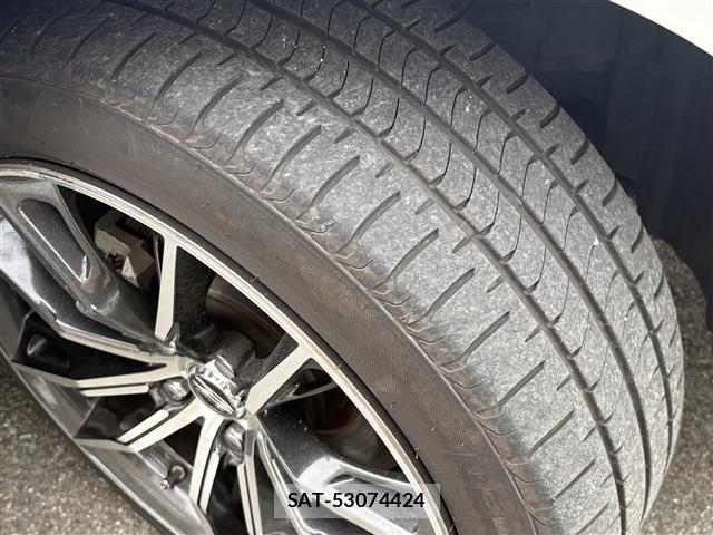 Toyota CROWN SEDAN 2018-08 7615876-13