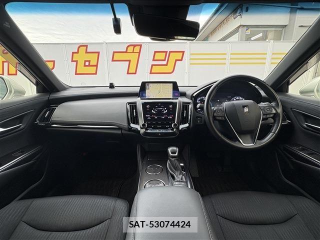 Toyota CROWN SEDAN 2018-08 7615876-14