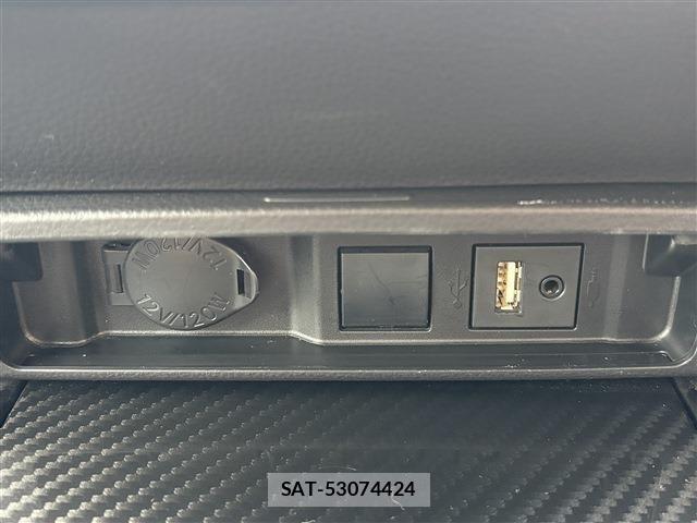 Toyota CROWN SEDAN 2018-08 7615876-29
