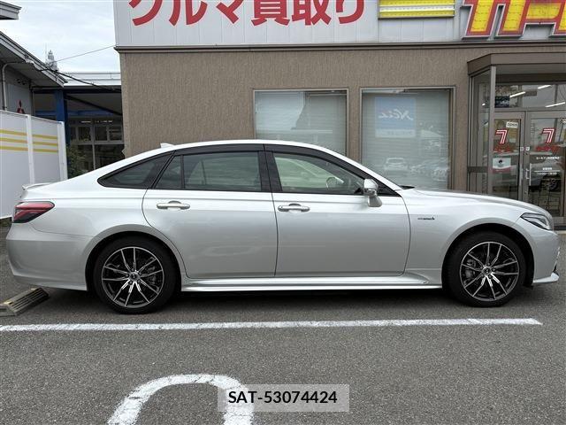 Toyota CROWN SEDAN 2018-08 7615876-3