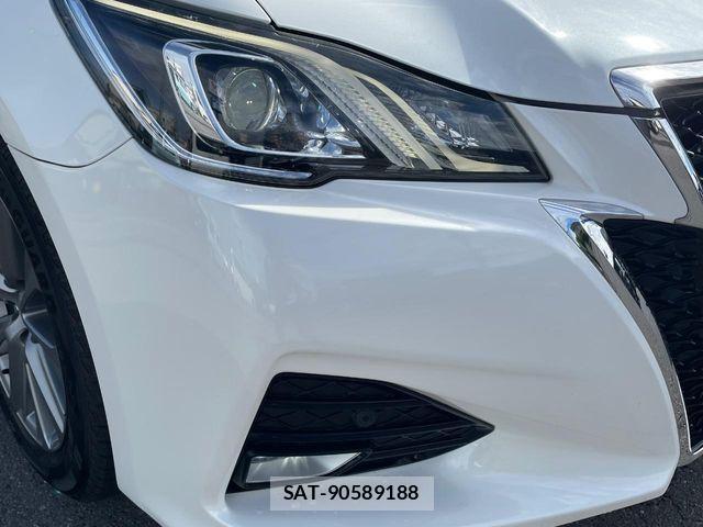 Toyota CROWN SEDAN 2017-01 7615877-11