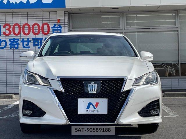 Toyota CROWN SEDAN 2017-01 7615877-13