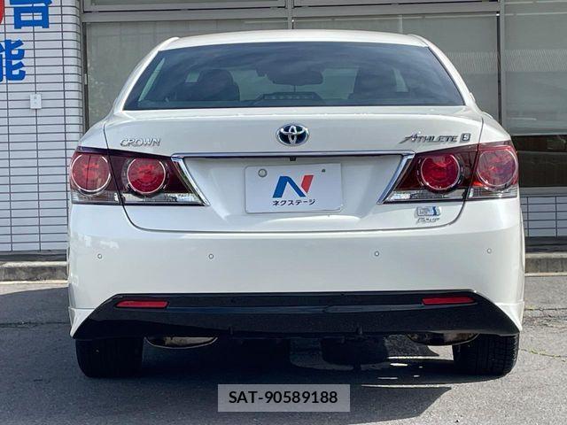 Toyota CROWN SEDAN 2017-01 7615877-14