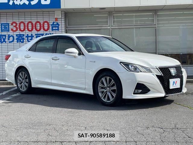 Toyota CROWN SEDAN 2017-01 7615877-15