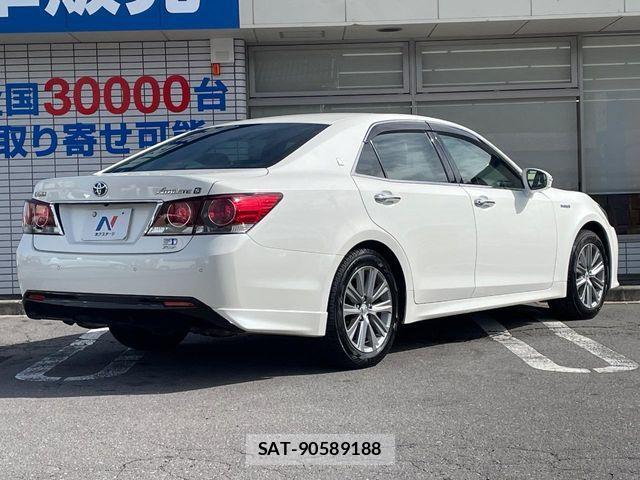 Toyota CROWN SEDAN 2017-01 7615877-16