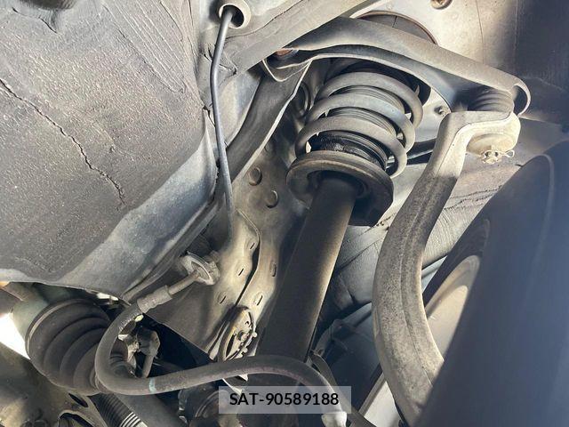 Toyota CROWN SEDAN 2017-01 7615877-19