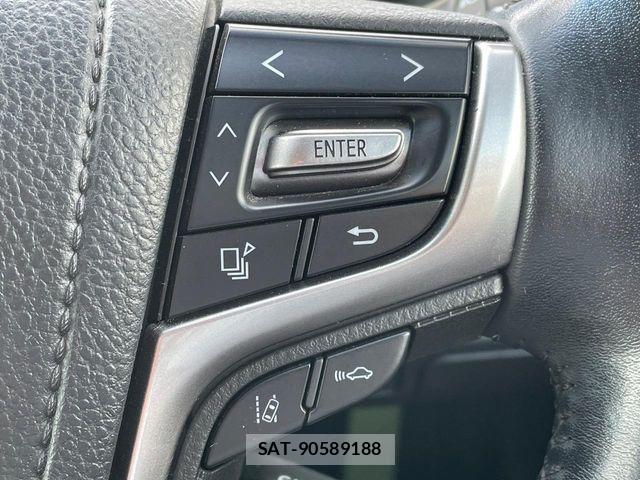 Toyota CROWN SEDAN 2017-01 7615877-5