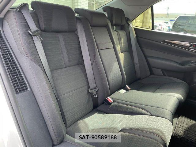 Toyota CROWN SEDAN 2017-01 7615877-8