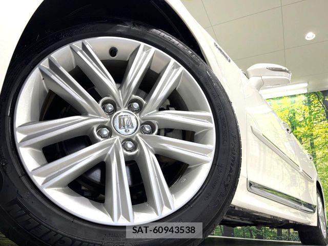 Toyota CROWN SEDAN 2015-07 7783888-13
