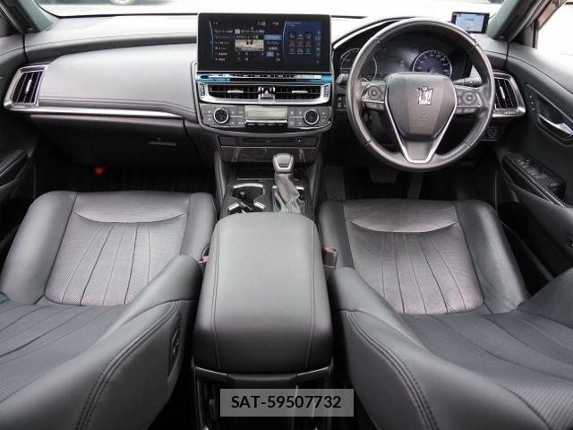 Toyota CROWN SEDAN 2021-02 7783893-11