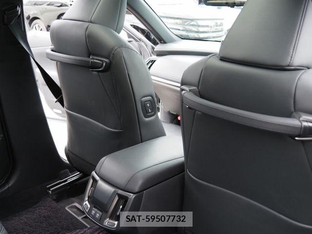 Toyota CROWN SEDAN 2021-02 7783893-16